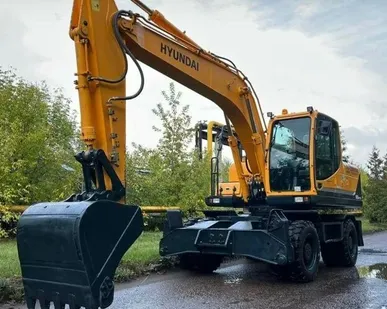фото Аренда колесного экскаватора HYUNDAI R180W-9S
