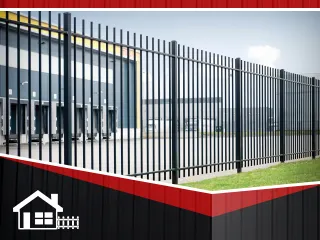 фото Установка забора из металлических секций из профильной трубы