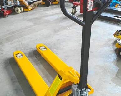 фото Гидравлическая складская тележка, рохля, г/п 2 тонны, нейлон (полиамид)