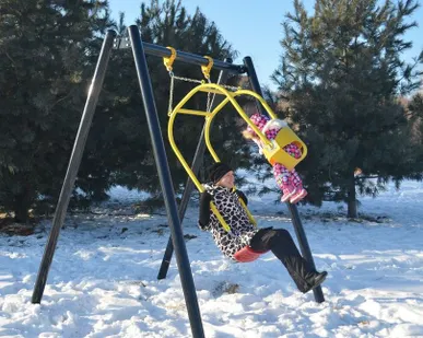 фото Качели "Мама и малыш"