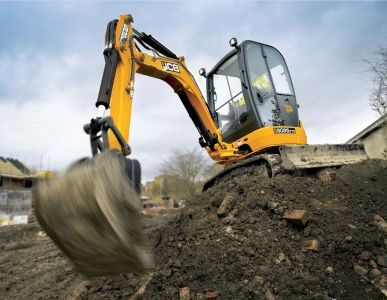 фото Японский миниэкскаватор KOMATSU PC35MR-2