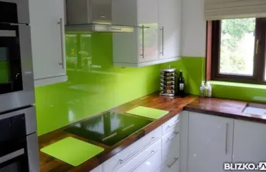 фото Стеклянная панель на кухню