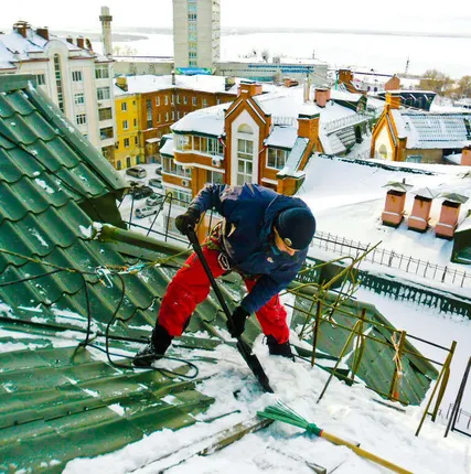 Фото №0 Чистка кровли