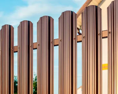 фото Металлический штакетник