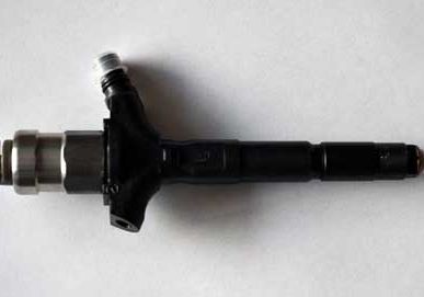 фото Форсунка Denso 095000-6200 (23670-27051, DCRI106200) для Toyota Avensis, Corolla 1CD-FTV
