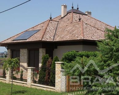 фото Цементно-песчанная черепица Braas Адриа коричневый