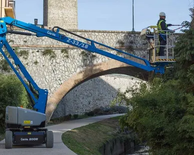 фото Подъемник самоходный коленчатый GENIE Z-33/18 в аренду