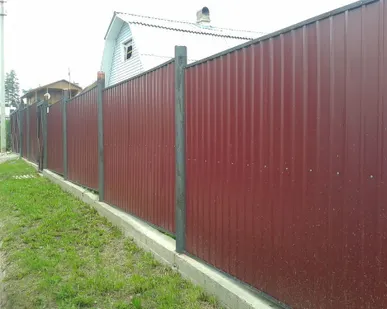 фото Заборы из профнастила