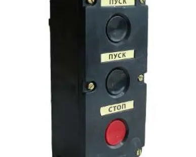 фото Пост кнопочный ПКЕ 222/3 кнопки красная/ две черных без фиксации IP54