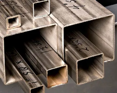 фото Труба нержавеющая профильная 50х50х3,0 мм зеркальная AISI 201