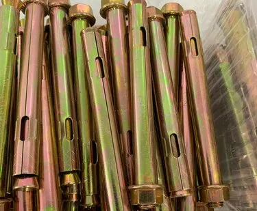 фото Анкер болт с гайкой