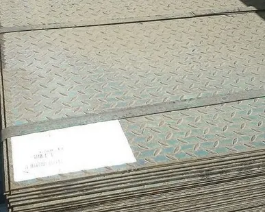 фото Лист рифленый чечевица 6*1500*6000 мм 3сп ГОСТ 8568-77