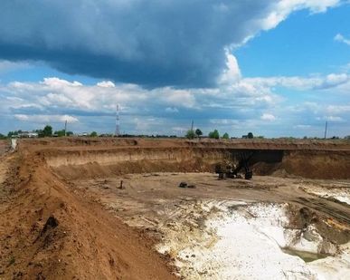 фото Услуги промышленной площадки, хранения грузов и техники