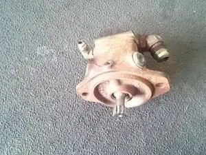 Фото №0 топливный насос cat 3126