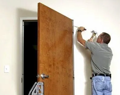 фото Установка внутреннего дверного блока в гипсокартонной перегородке шт