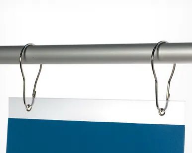 фото Карабин из оцинкованного металла для крепления на трубу