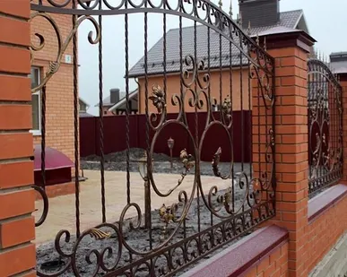 фото ЗАБОРЫ КОВАННЫЕ