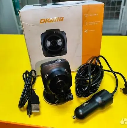 Фото №0 Видеорегистратор Digma FreeDrive 112 Black