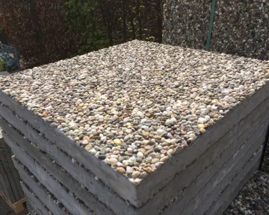 фото Тротуарная плитка из камня - мытый бетон - брусчатка