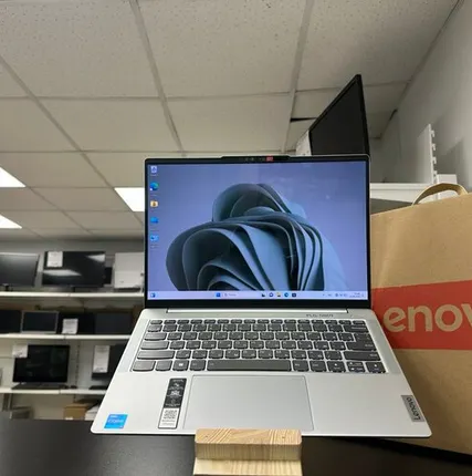Фото №0 14" oled Ноутбук Lenovo IdeaPad i5 13420H 16/512гб