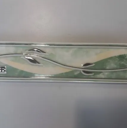 Фото №0 Бордюр Оникс зелен. с платиной