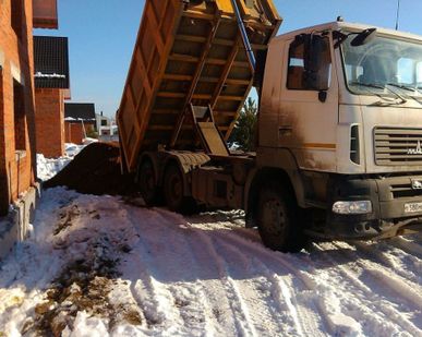 фото Услуги перевозки самосвалом