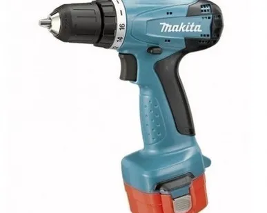 фото Аккумуляторная ударная дрель-шуруповерт Makita 8271 DWAE