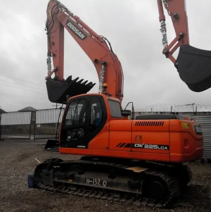 Фото №0 Экскаватор гусеничный Doosan dx225lca