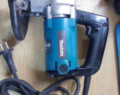 фото Электроножницы по металлу MAKITA JS 3200