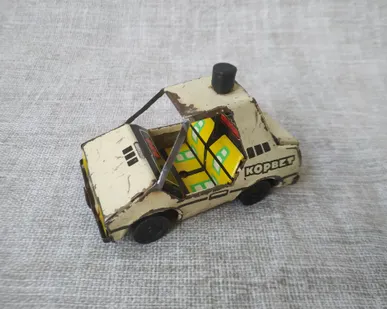 фото Игрушка машинка из металла. СССР.