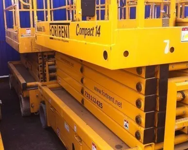 фото Аренда ножничного электрического подъемника Haulotte Compact 14