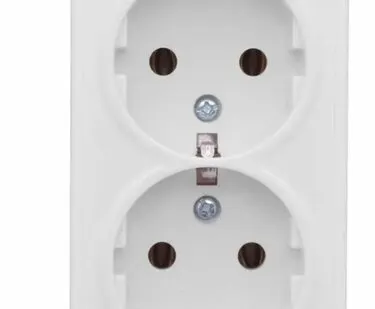 фото Минск Розетка 2-местная ОП 16А с заземлением белая EKF Basic