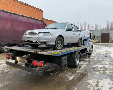 фото Вызвать эвакуатор на дороге