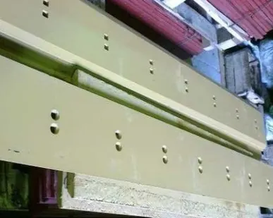 фото Нож ковша 2410х300х20 (Ст.45) для спецтехники Caterpillar САТ 428F