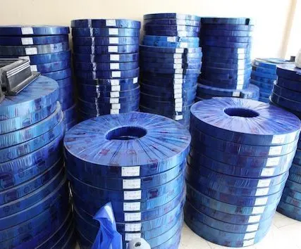 Фото №0 Уплотнительная резина люковых закрытий трюмов 71х32 мм. ( 70х30)