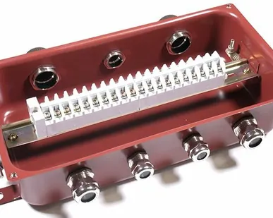 фото ЗЭТАРУС Коробка клеммная метал. 336*175*100 7ввод пластик IP54 У2 У615А ЗЭТАРУС zeta30324