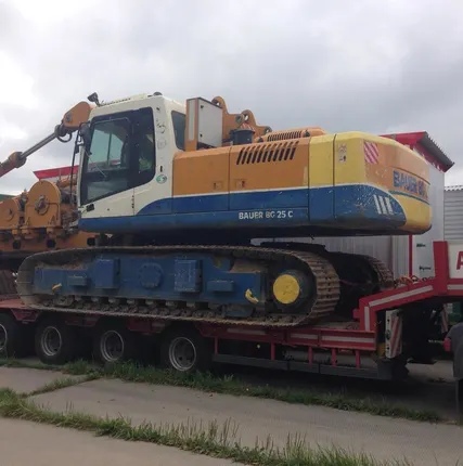 Фото №0 Буровая установка Bauer BG 25.