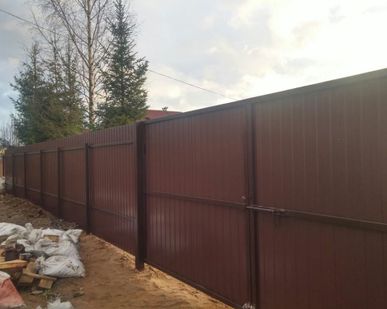 фото СТРОИТЕЛЬСТВО ЗАБОРА ИЗ ПРОФНАСТИЛА ПОД КЛЮЧ