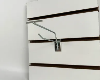 фото Крючок на экономпанель одинарный с ценникодержателем 150мм, d=4мм, цинк