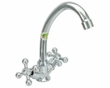 фото Дисма Смеситель для кухни "Juguni" двуручный, с гибкой подводкой хром/маховик 0402.658