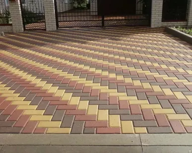 фото Укладка тротуарной плитки