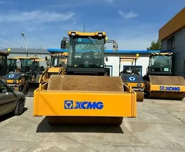 фото Аренда грунтового катка XCMG XS183 - 18 тонн