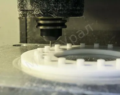 фото Фрезерная обработка инженерного пластика