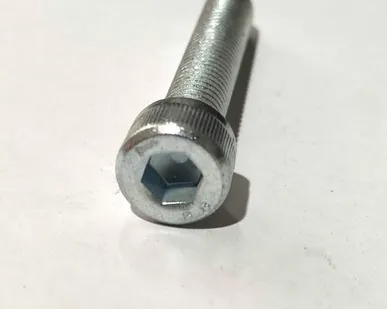 фото Винт с внутренним шестигранником DIN 912, класс прочности 8.8, оцинкованная сталь