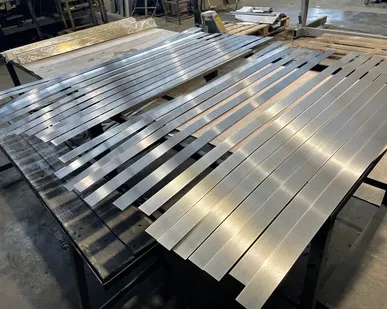 фото Латунный профиль, латунная полоса, латунные вставки, латунные молдинги