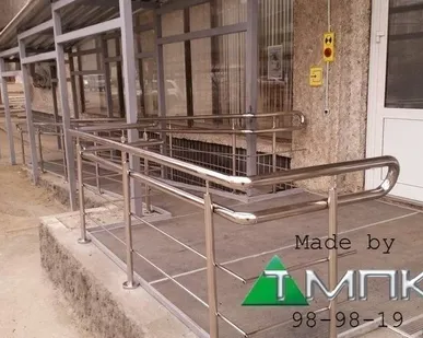 фото Поручни для крыльца