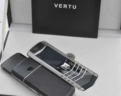 фото Vertu Signature S Design Black PVD Red Gold Alligator телефон