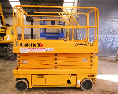 фото Ножничный подъемник Haulotte Compact12