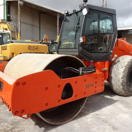 Фото №0 Аренда грунтового виброкатка