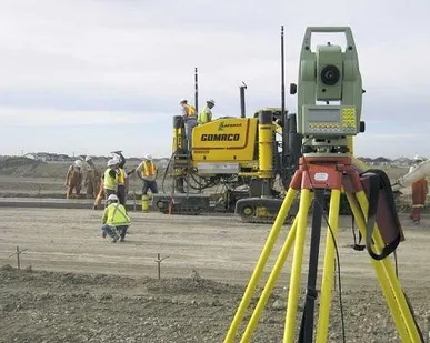фото Разбивка осей котлована
